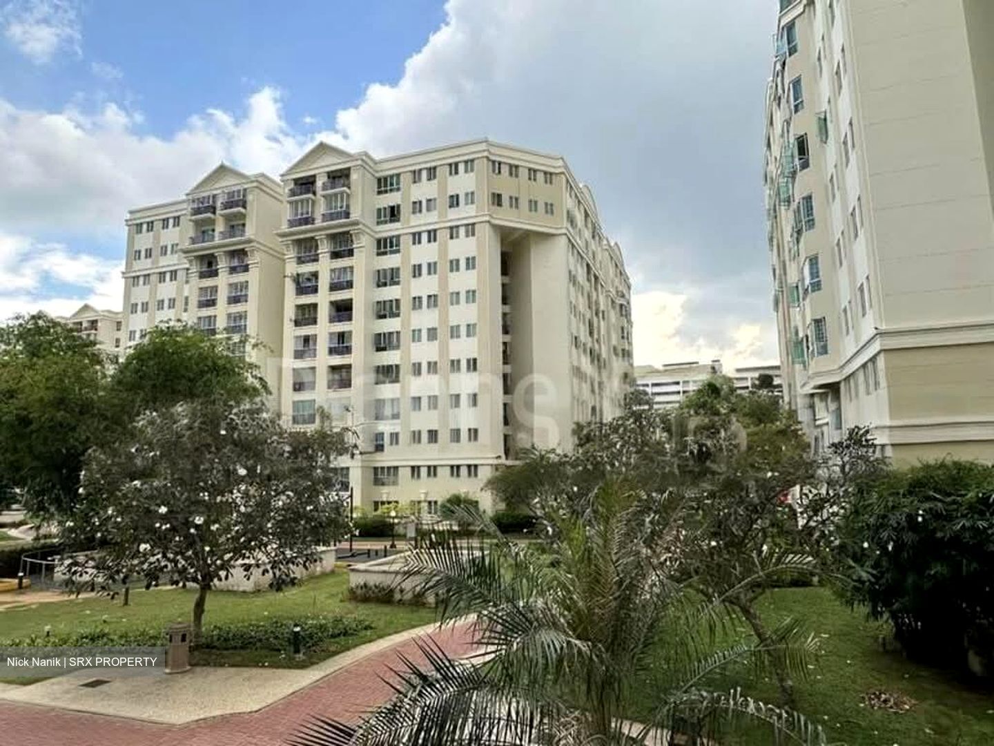 Melville Park (D18), Condominium #530332051